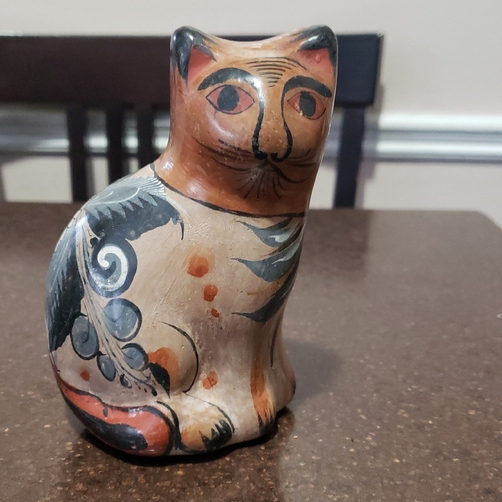 Vintage Tonala Mexican Folk Art Pottery V. Silva Handpainted Cat Kitten Figurine